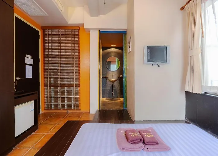 Collection O Diamond House Khaosan