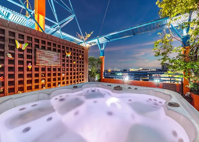 Collection O Diamond House Khaosan 3*