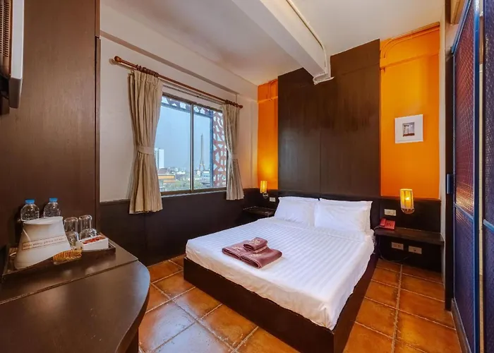 Collection O Diamond House Khaosan Hotel 3*