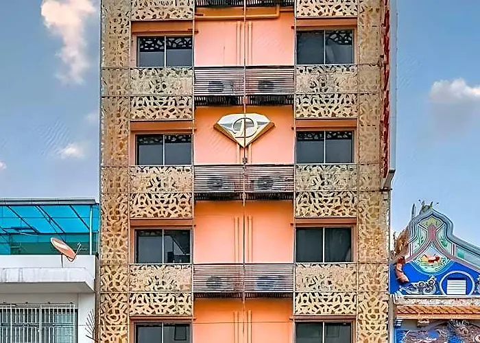 Collection O Diamond House Khaosan 3*