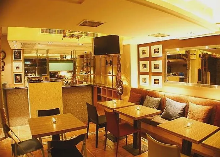 Collection O Diamond House Khaosan